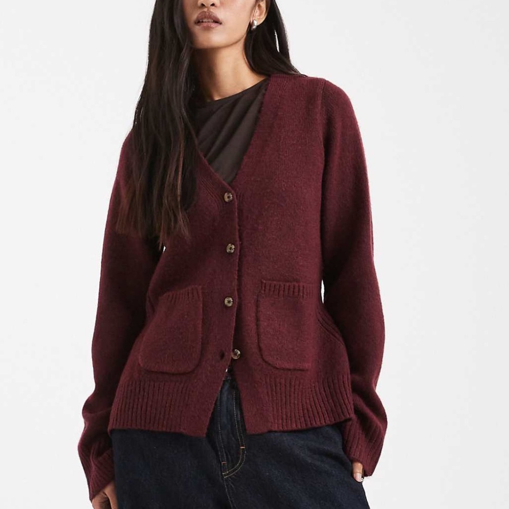 ASOS - burgundy v neck button front knit cardigan sweater with side pockets - Picture 4 of 6